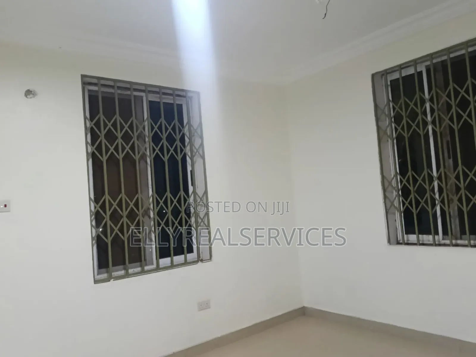 3bdrm Apartment in Ellyrealservices, Frafraha for rent