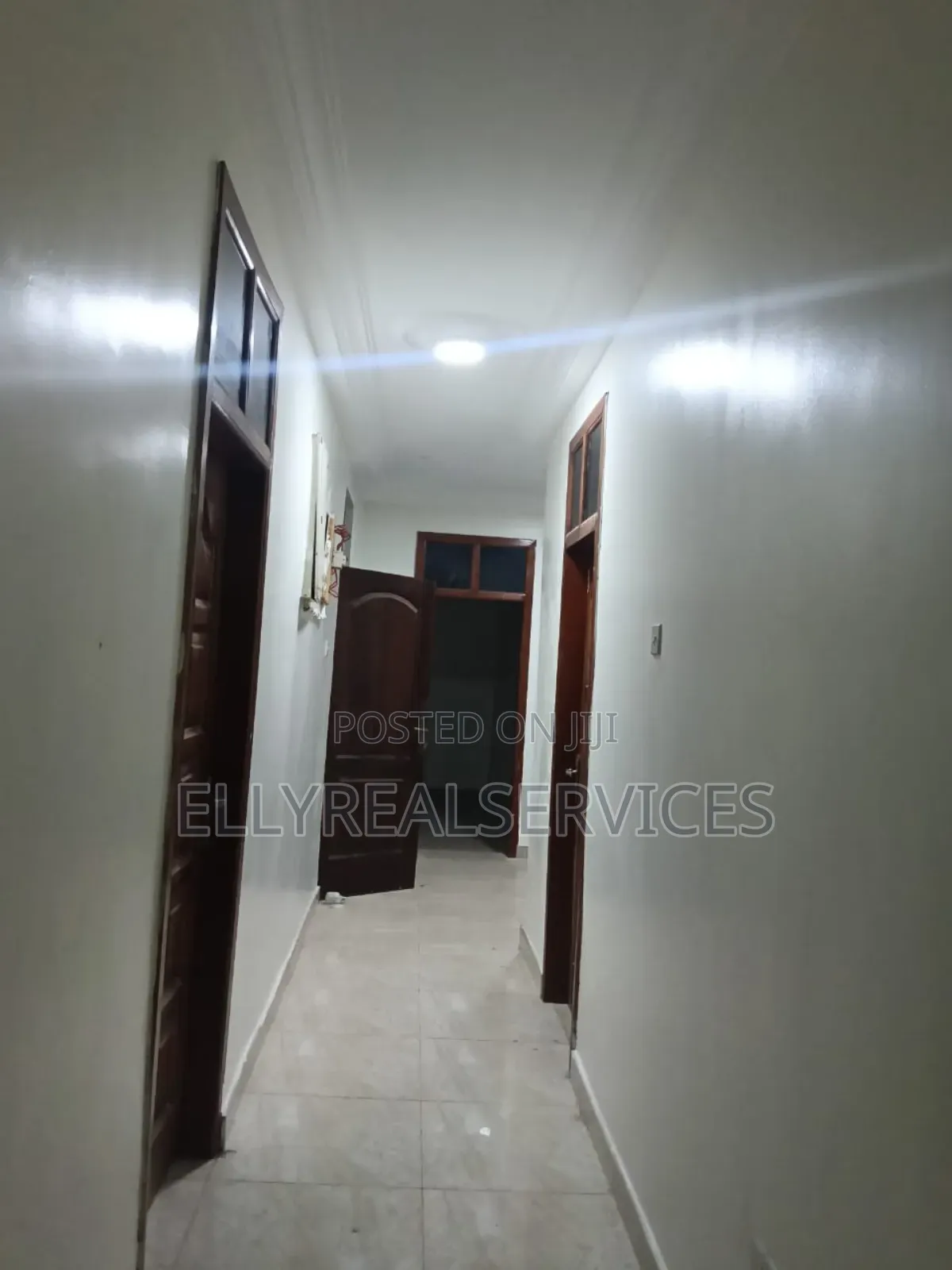 3bdrm Apartment in Ellyrealservices, Frafraha for rent