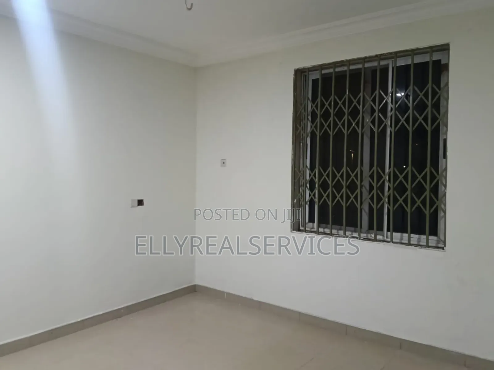 3bdrm Apartment in Ellyrealservices, Frafraha for rent