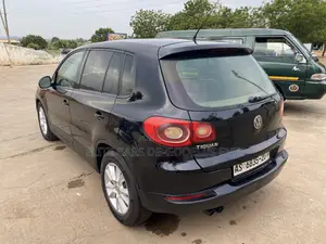 Volkswagen Tiguan S 4Motion 2011 Black