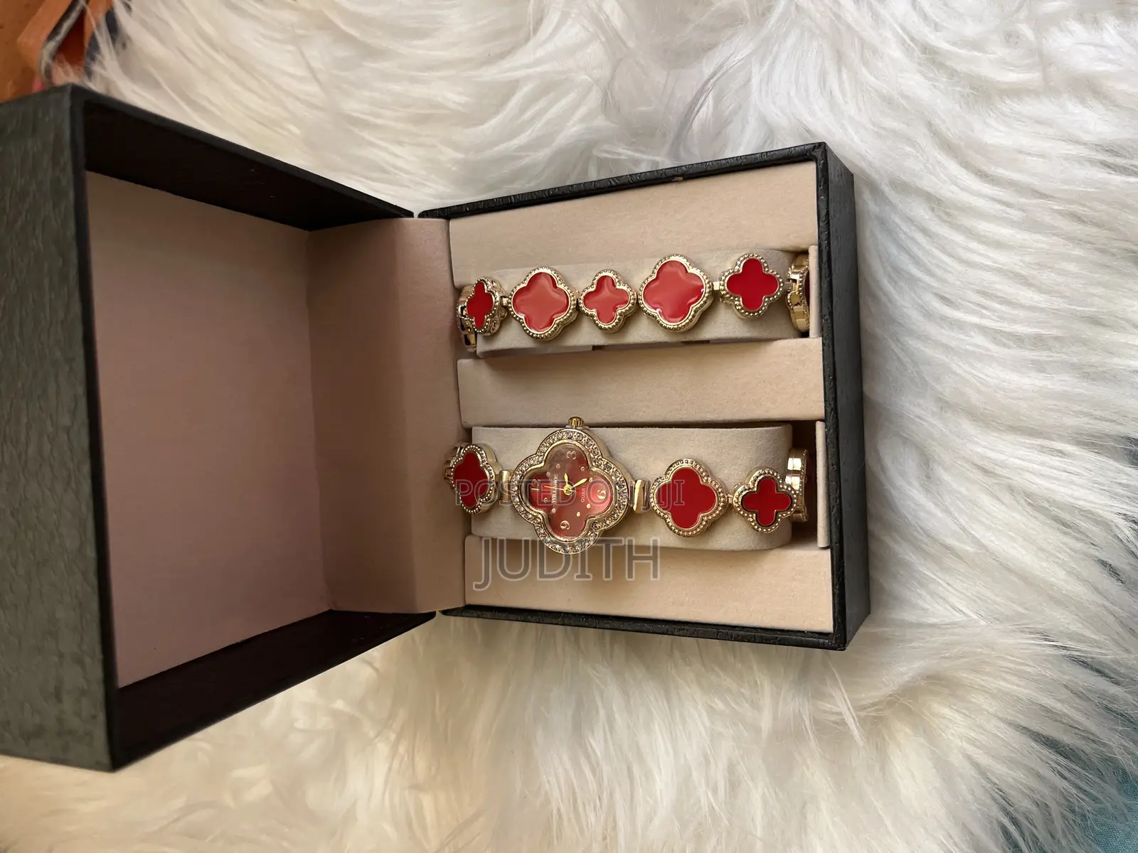 Elegant Jewelries