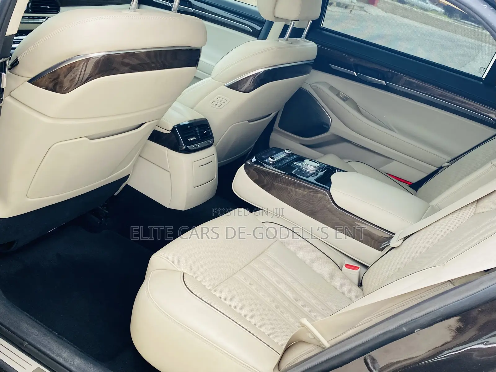 Genesis G90 3.3T Premium 2018
