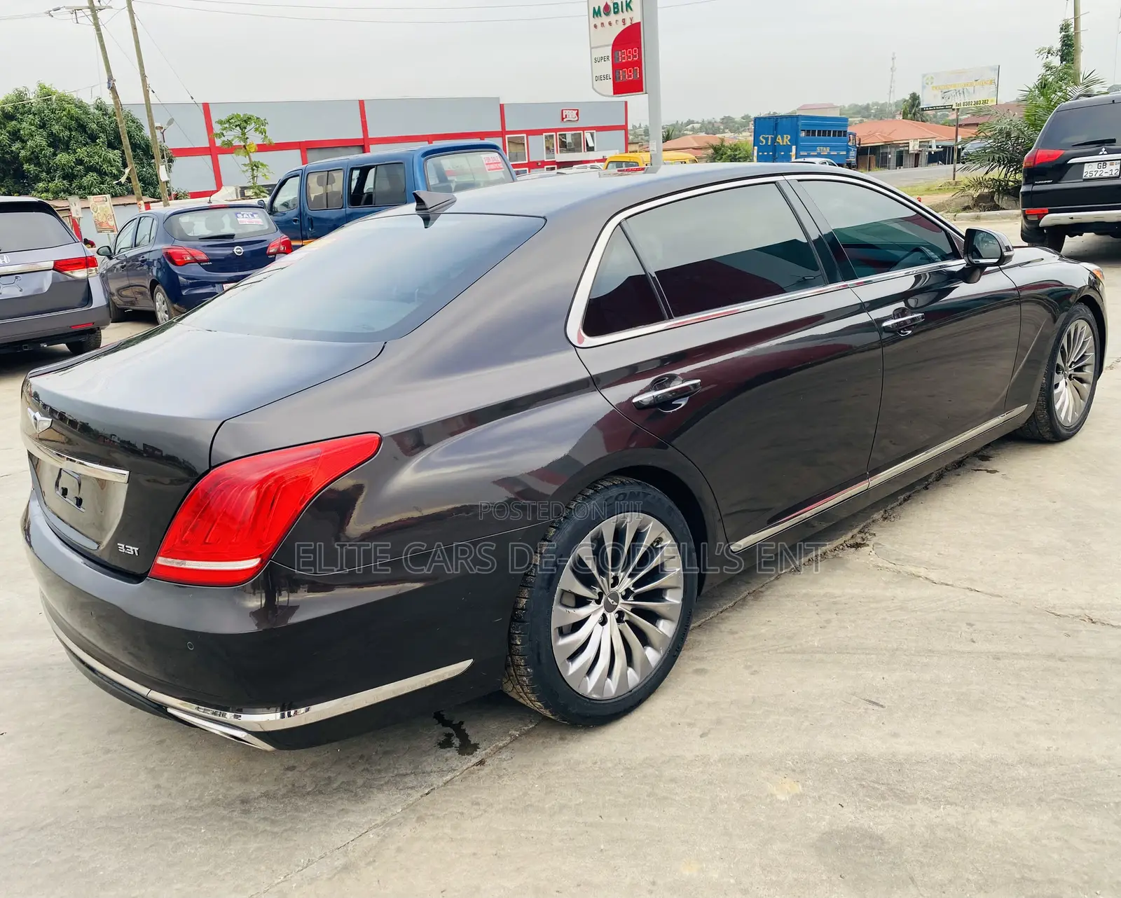 Genesis G90 3.3T Premium 2018