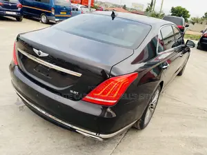Genesis G90 3.3T Premium 2018