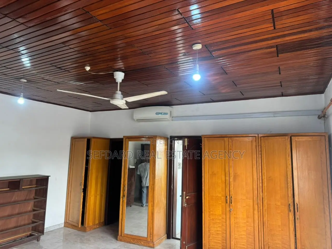 6bdrm House in Sefdard Properties, Achimota for sale