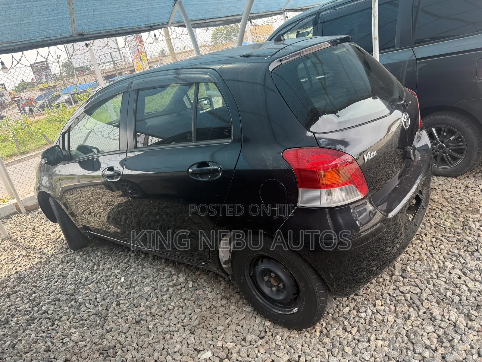 Toyota Vitz 1.3 AWD 5dr 2010 Black