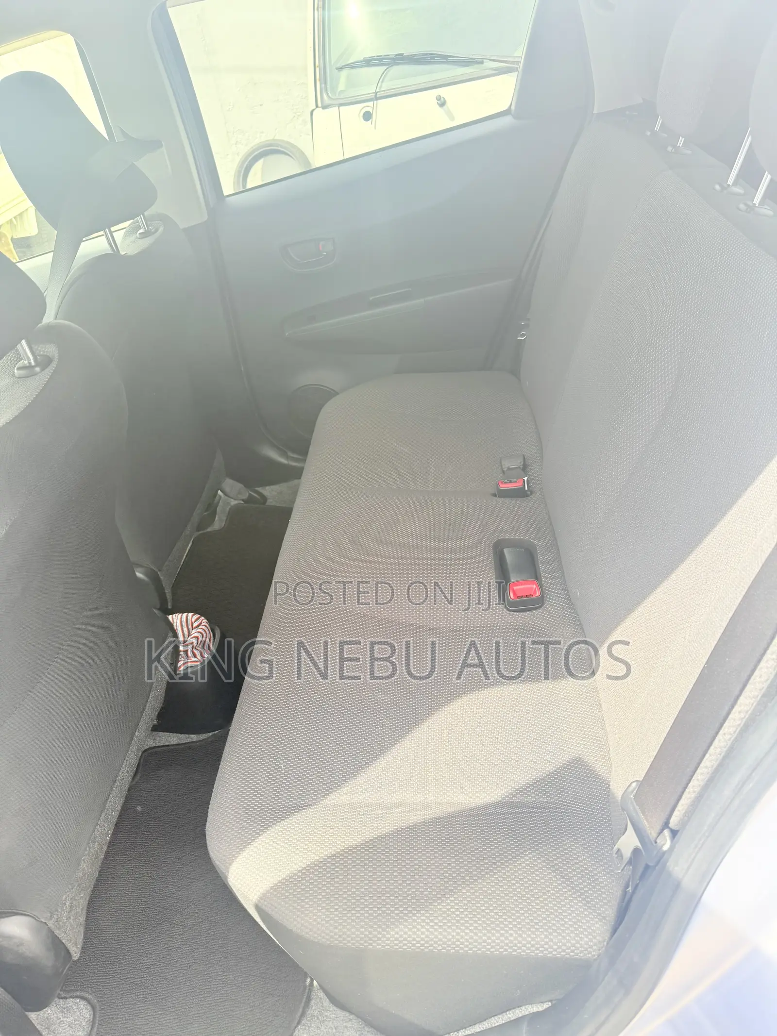 Toyota Vitz 1.3 AWD 5dr 2012 Gray
