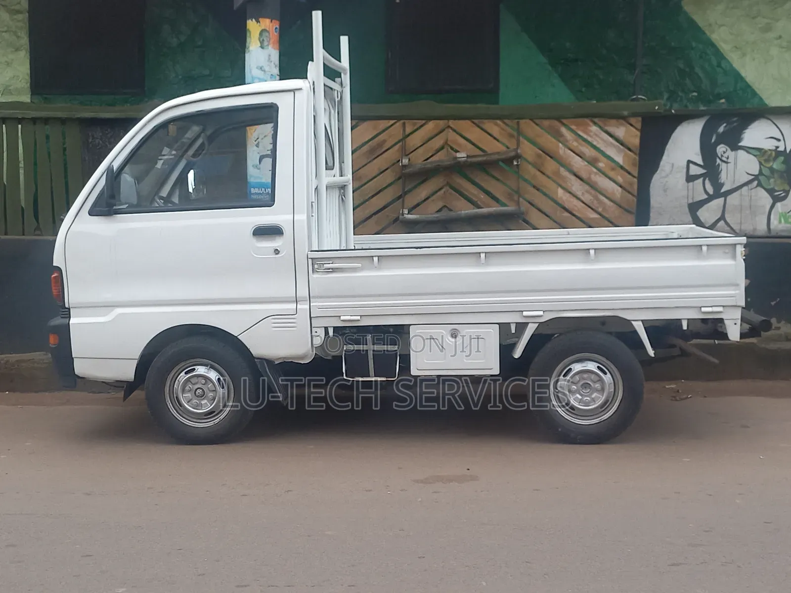 Mitsubishi Minicab Truck 2000 White