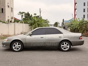 Lexus ES 300 2000 Green