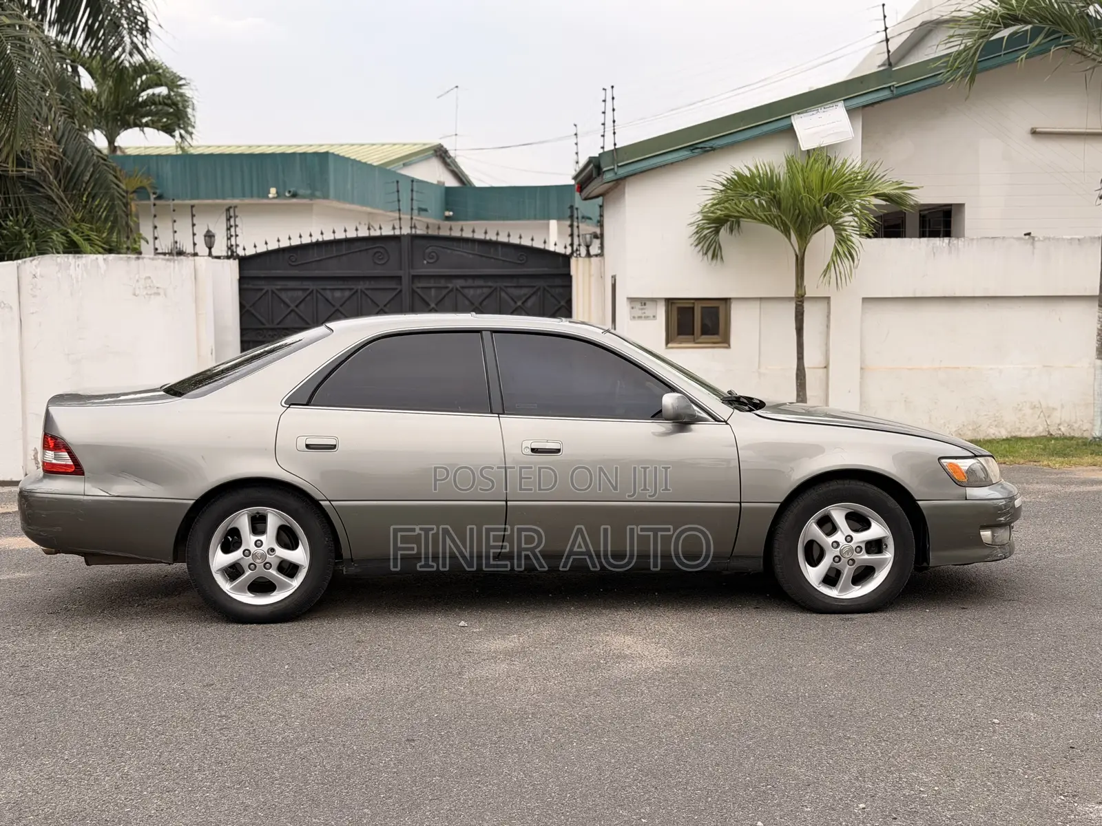 Lexus ES 300 2000 Green