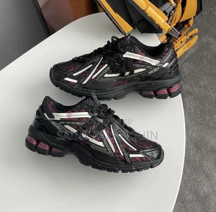 Black Reebok Premier Ultra LTD