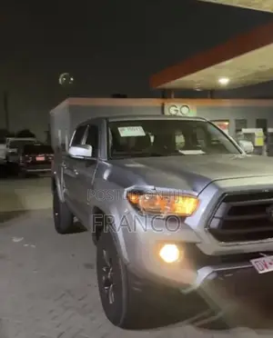 Toyota Tacoma 2022 Silver