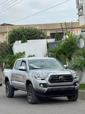 Toyota Tacoma 2022 Silver