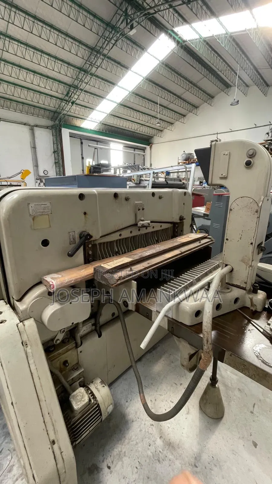 Polar Cutting Machine