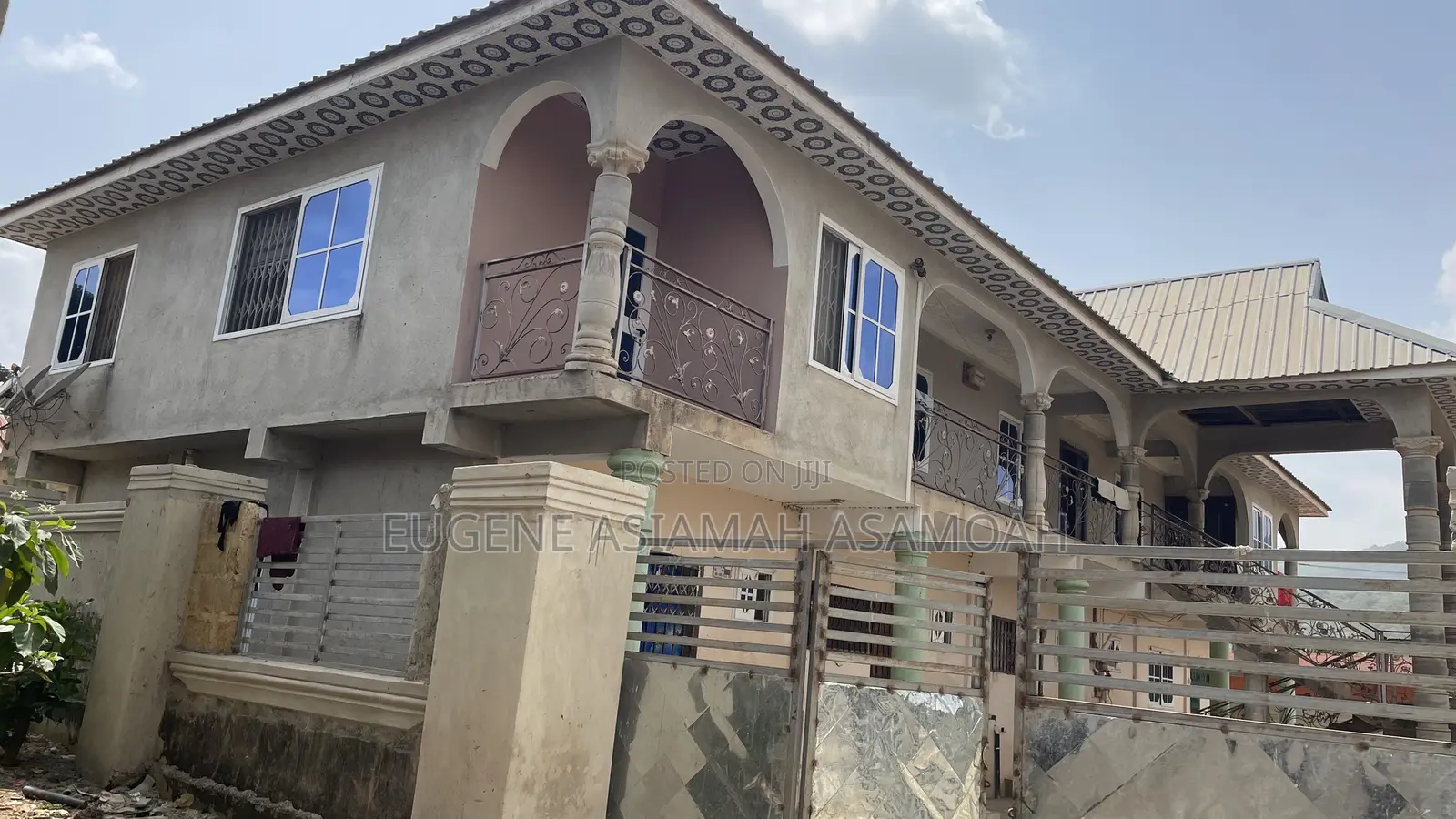 9bdrm Block of Flats in Cullands Ghana, Obuasi Municipal for sale