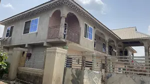9bdrm Block of Flats in Cullands Ghana, Obuasi Municipal for sale