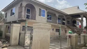 9bdrm Block of Flats in Cullands Ghana, Obuasi Municipal for sale
