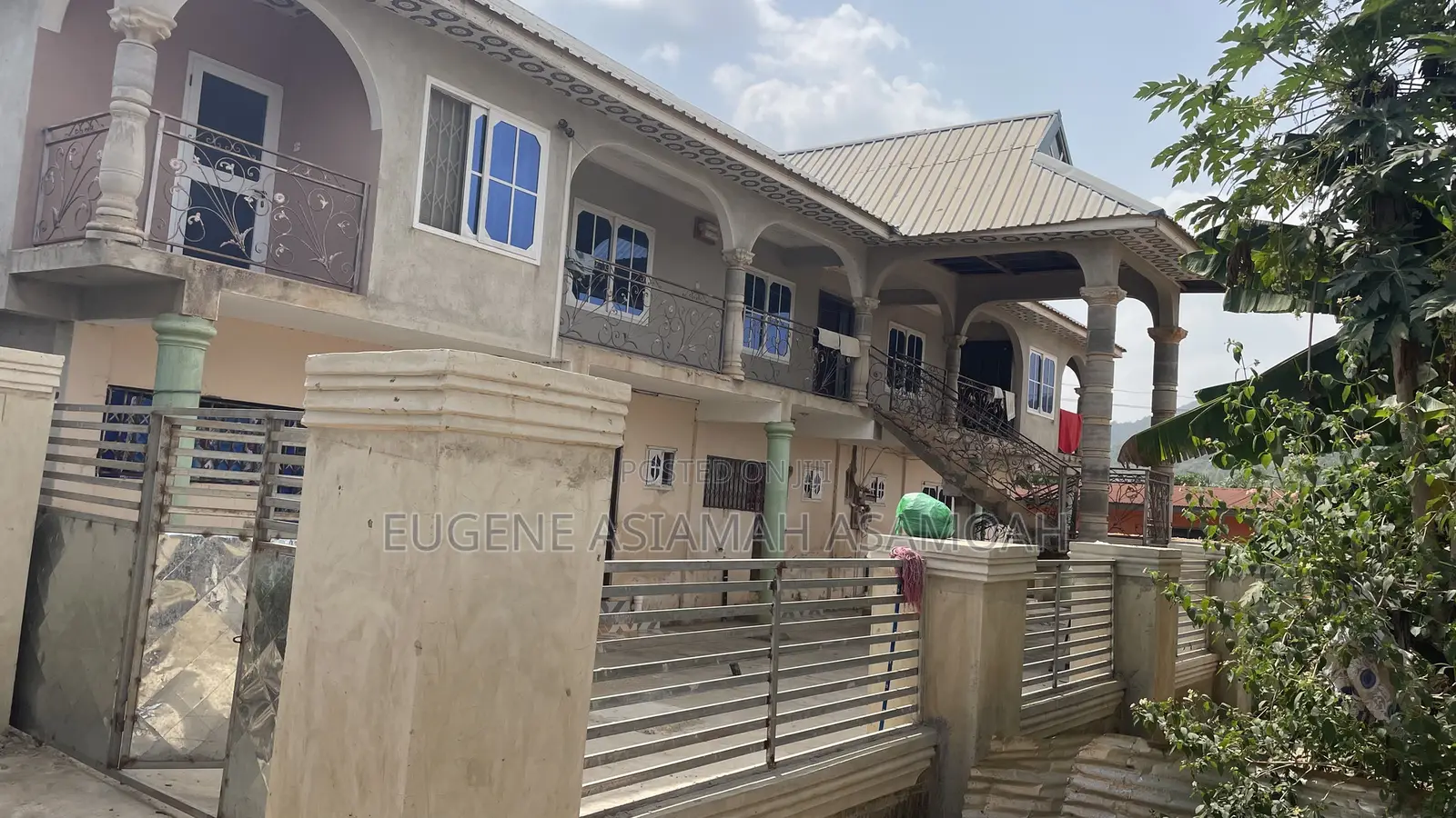 9bdrm Block of Flats in Cullands Ghana, Obuasi Municipal for sale