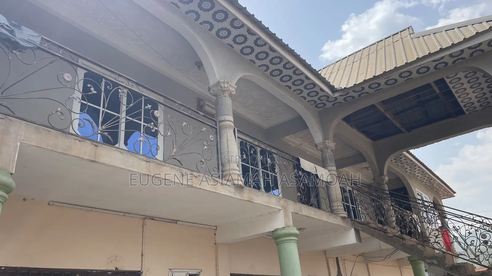 9bdrm Block of Flats in Cullands Ghana, Obuasi Municipal for sale
