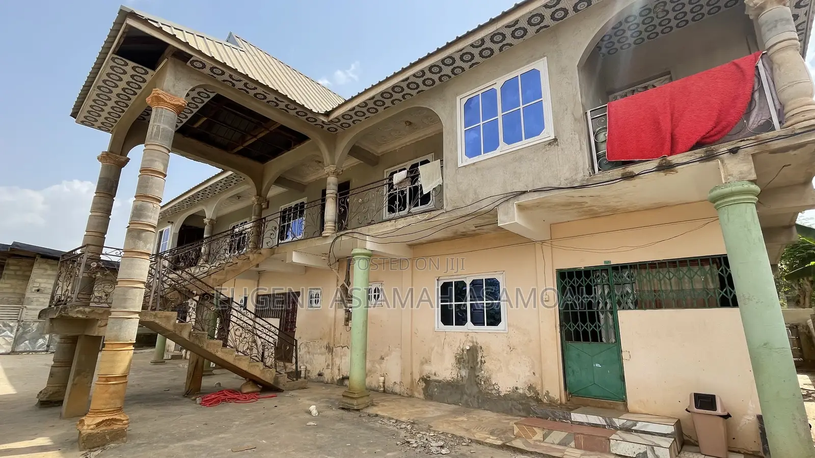 9bdrm Block of Flats in Cullands Ghana, Obuasi Municipal for sale