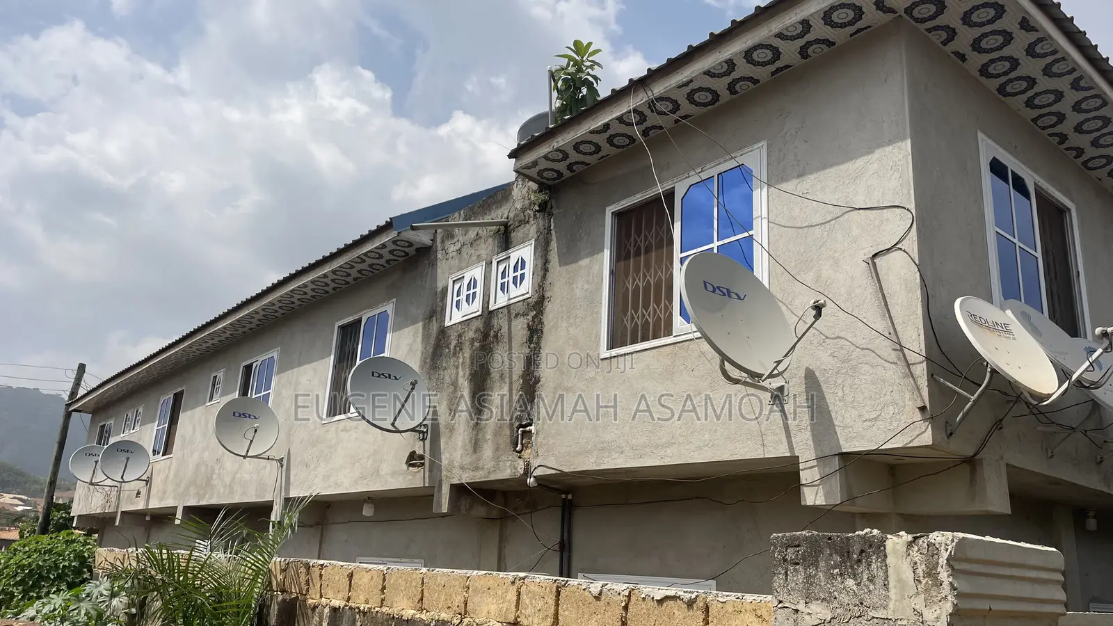 9bdrm Block of Flats in Cullands Ghana, Obuasi Municipal for sale