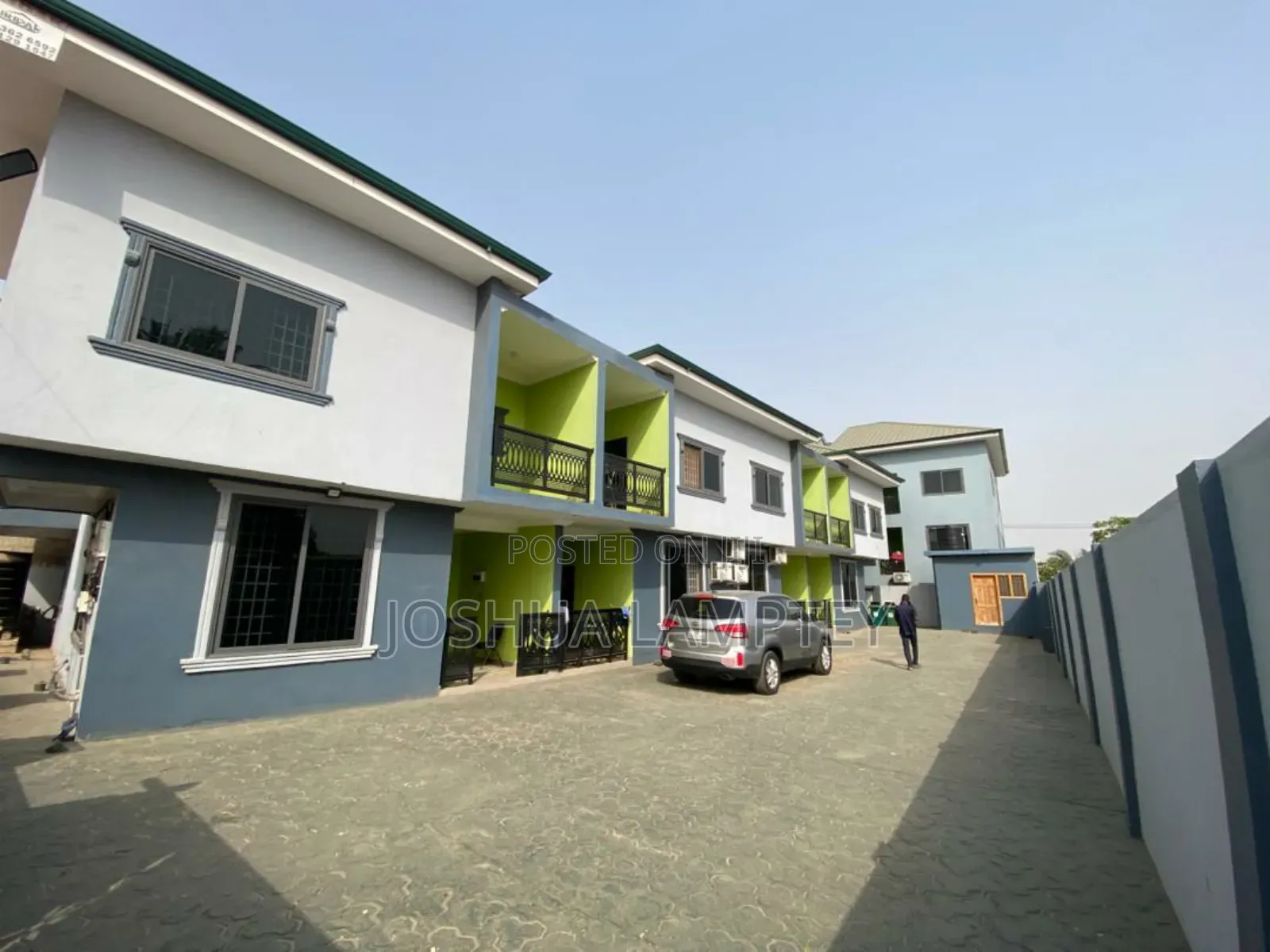 4bdrm Apartment in Madina Estate for rent