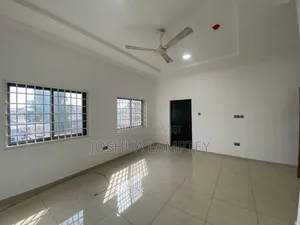 4bdrm Apartment in Madina Estate for rent