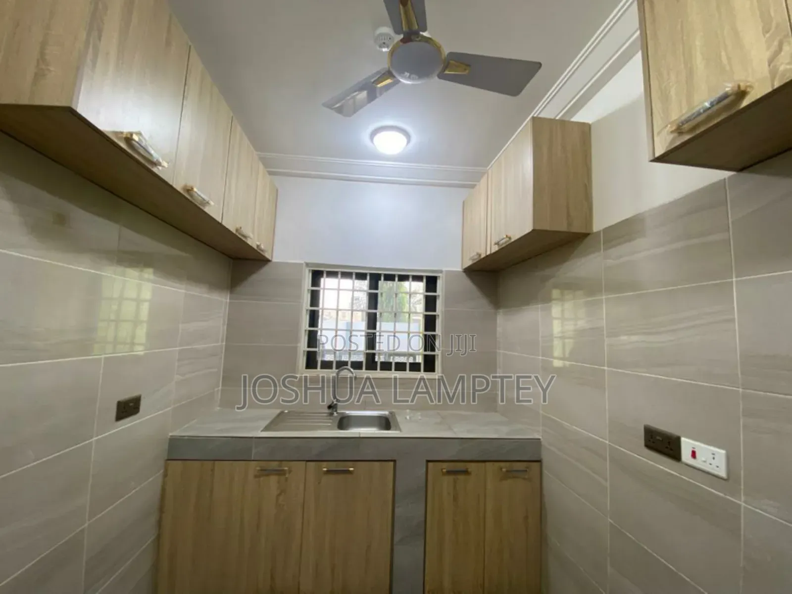 4bdrm Apartment in Madina Estate for rent