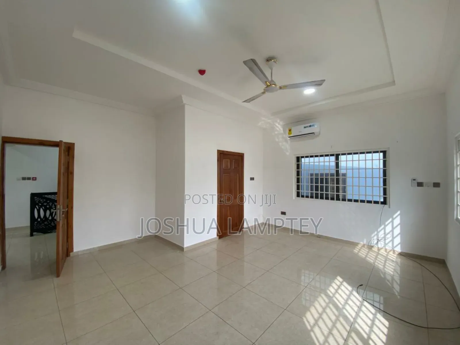 4bdrm Apartment in Madina Estate for rent