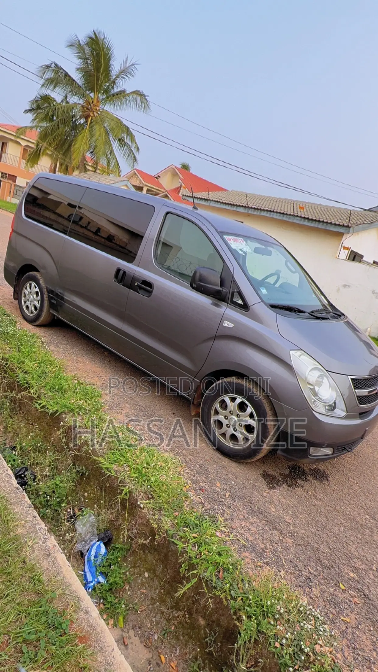 Hyundai H1 2011 Grey
