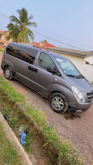 Hyundai H1 2011 Grey