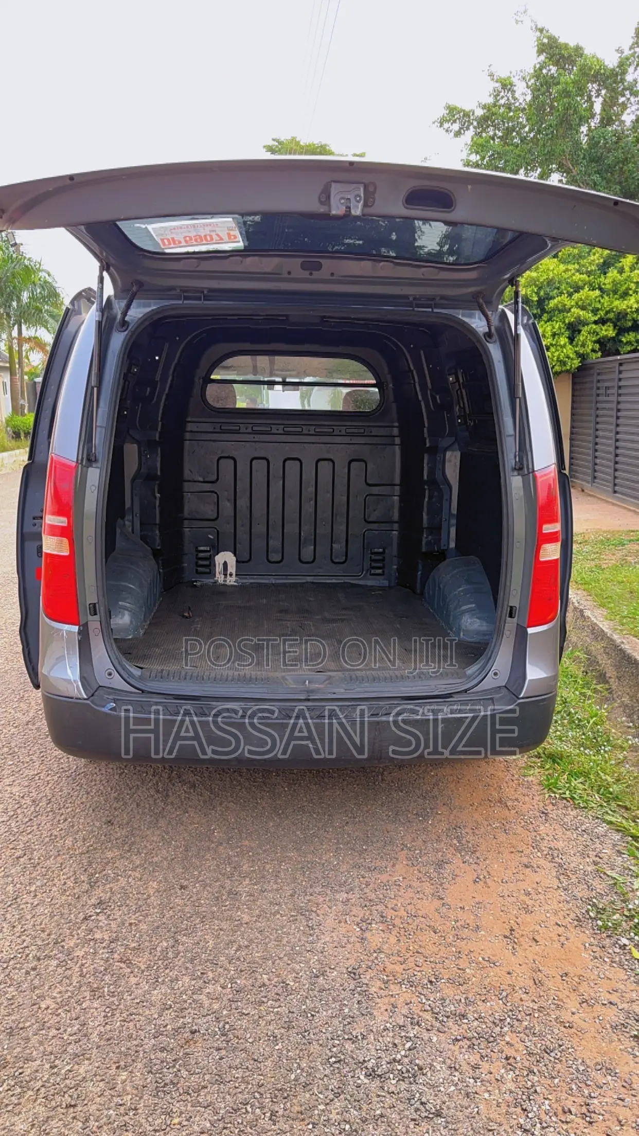 Hyundai H1 2011 Grey