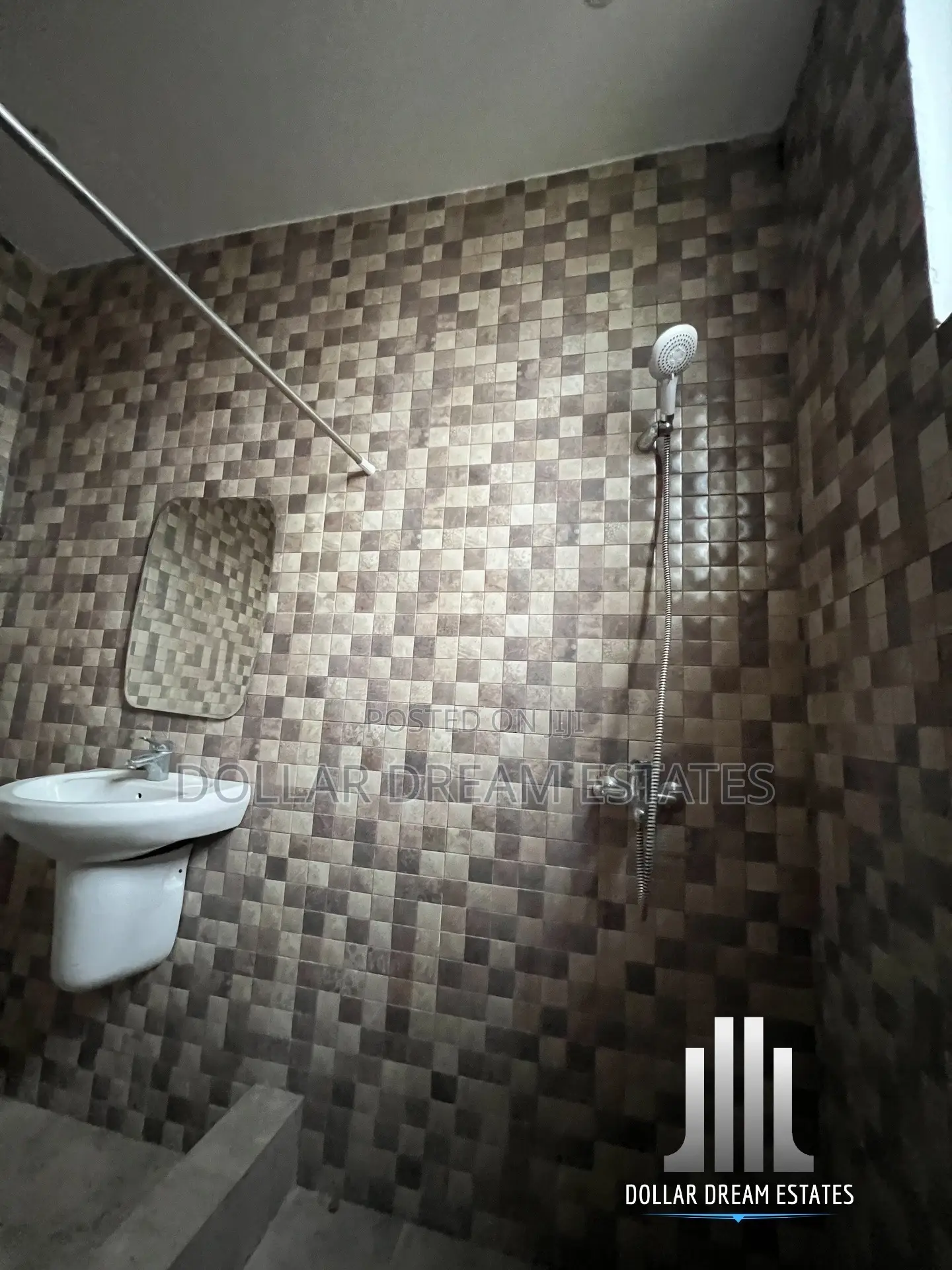 2bdrm Apartment in Adjiriganor for rent