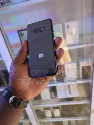 Samsung Galaxy S10e 128 GB Black