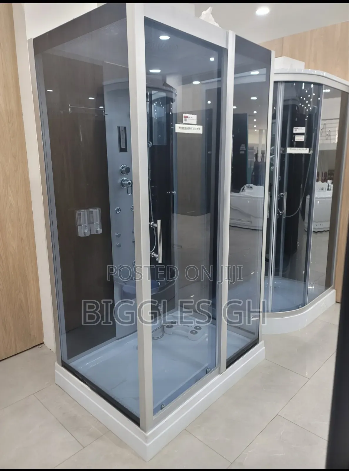 Standing Jacuzzi With Massager