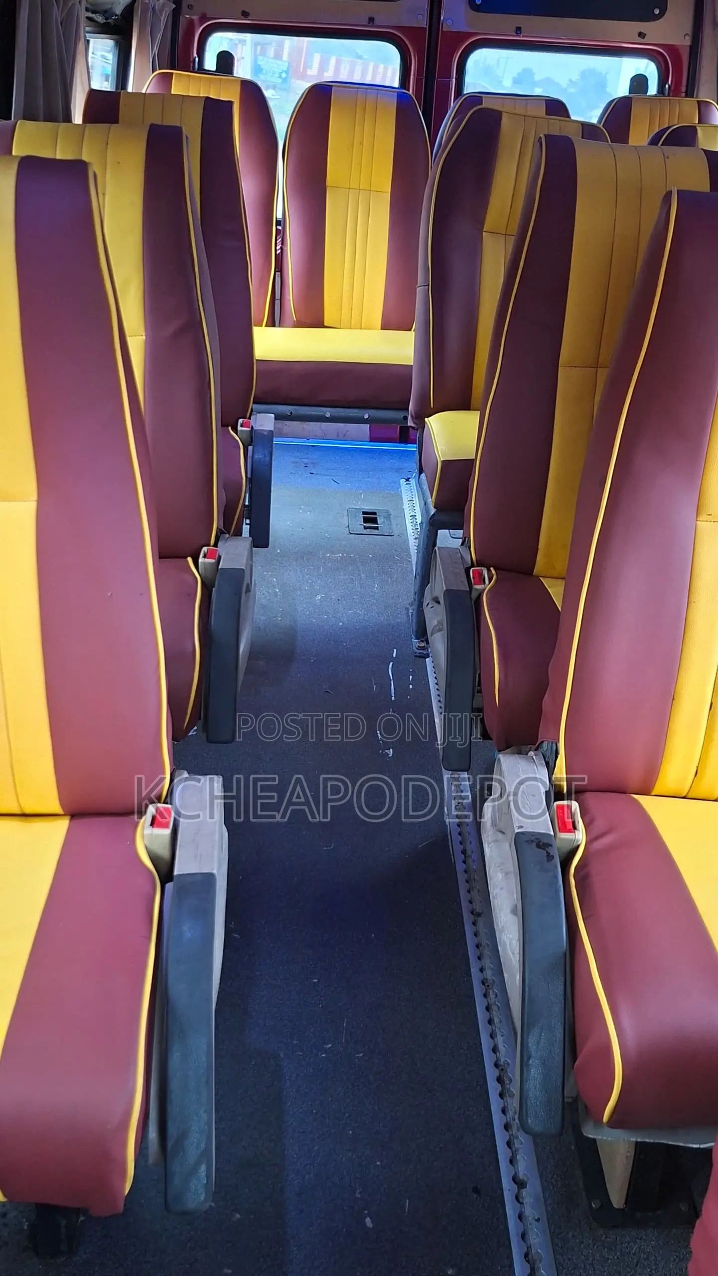 Ford Transit 2012 Orange