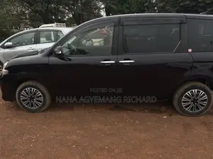 Toyota Sienta 1.5 FWD 2014 Burgundy