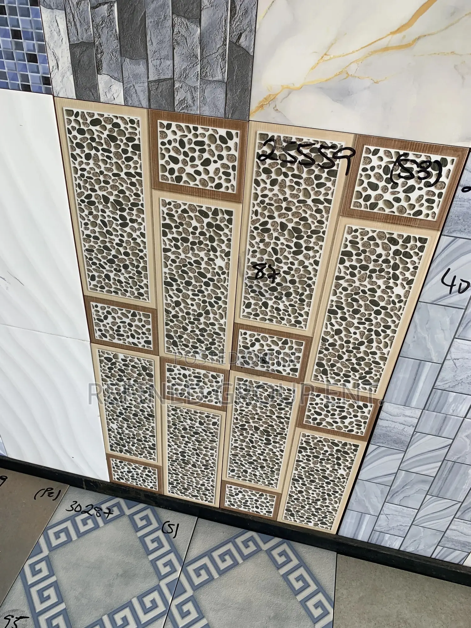 25/40 Wall Tiles. Grade 1