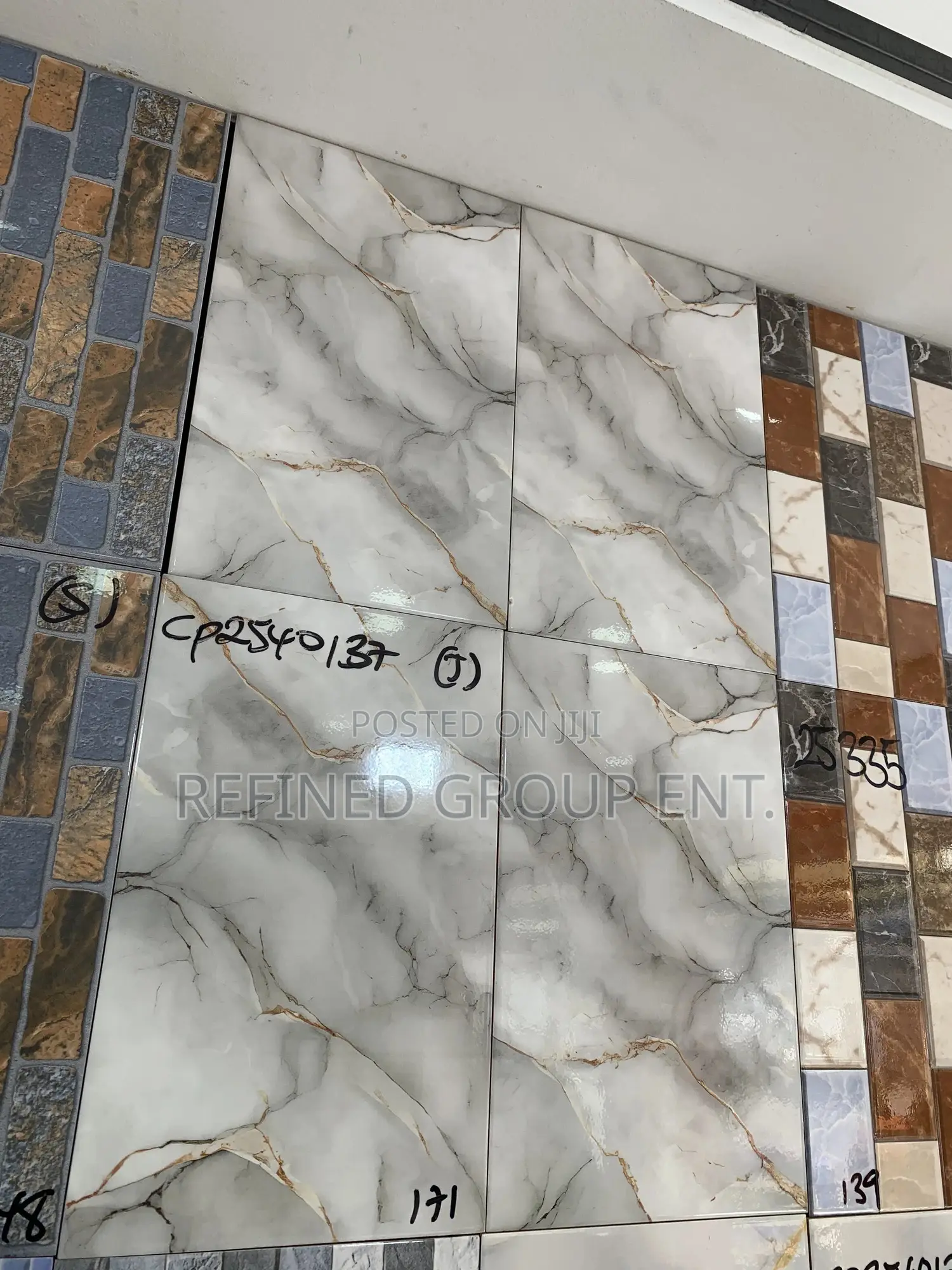 25/40 Wall Tiles. Grade 1
