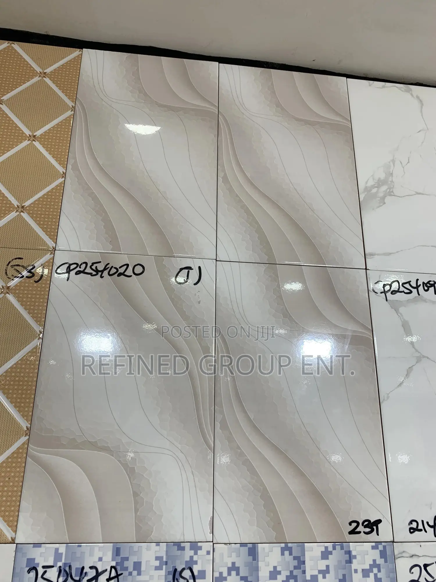 25/40 Wall Tiles. Grade 1