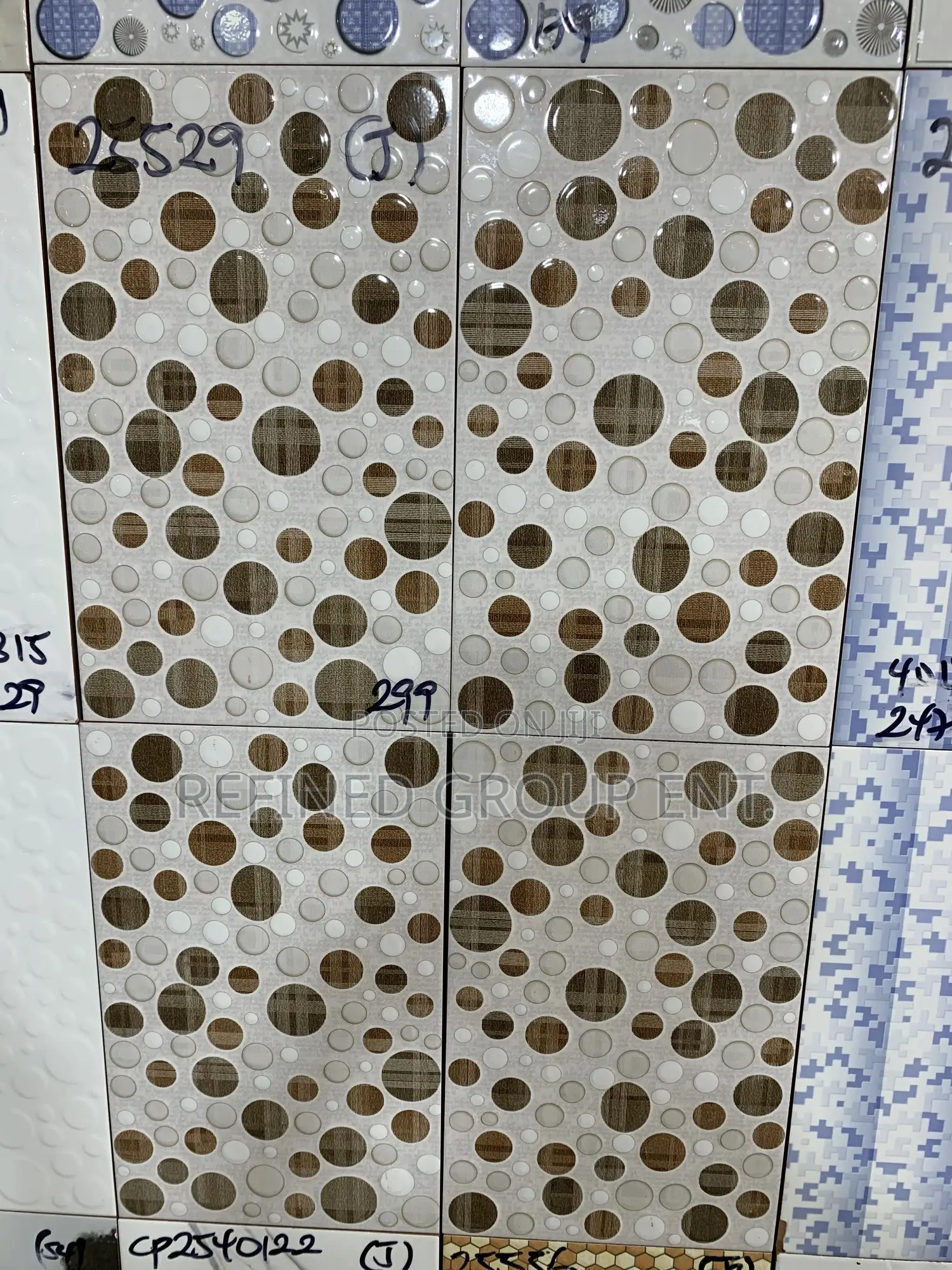 Wall Tiles. 25/40cm