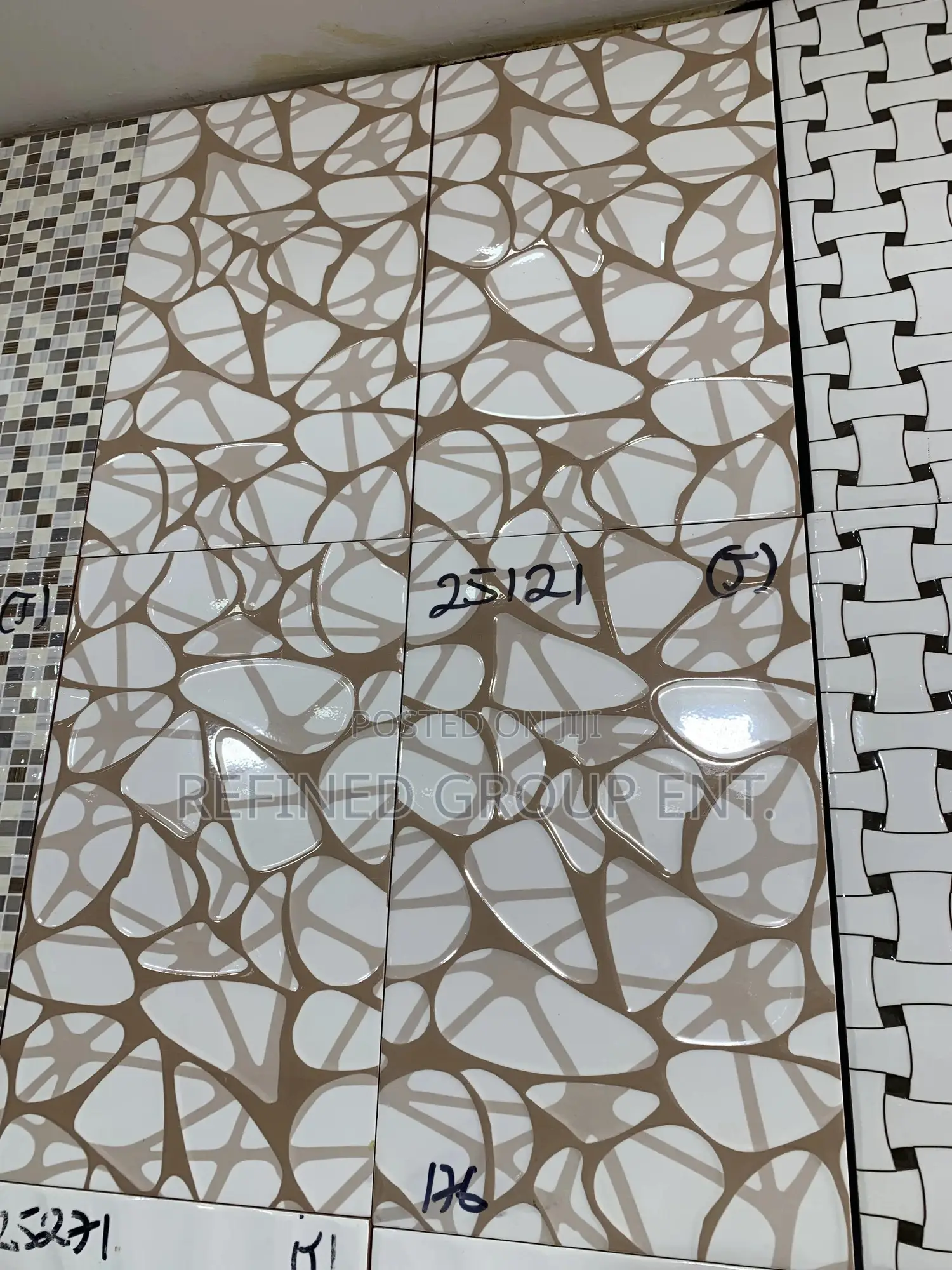 Wall Tiles. 25/40cm