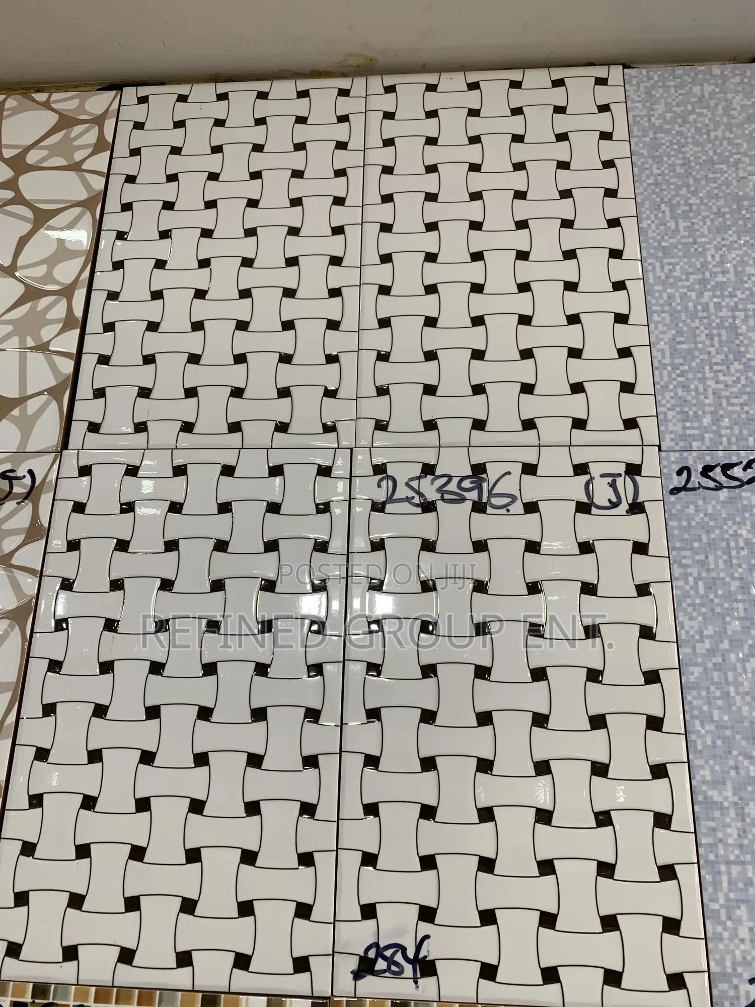 Wall Tiles. 25/40cm
