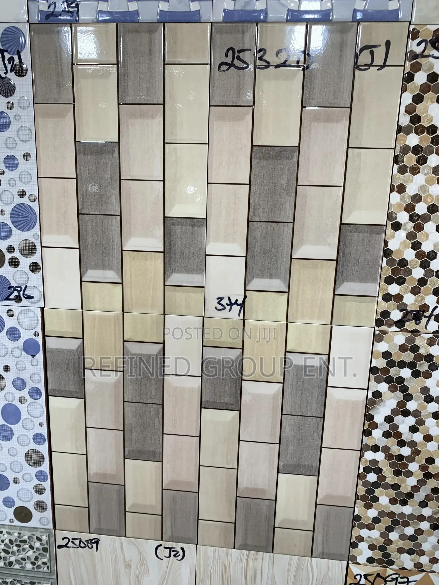 Wall Tiles. 25/40cm