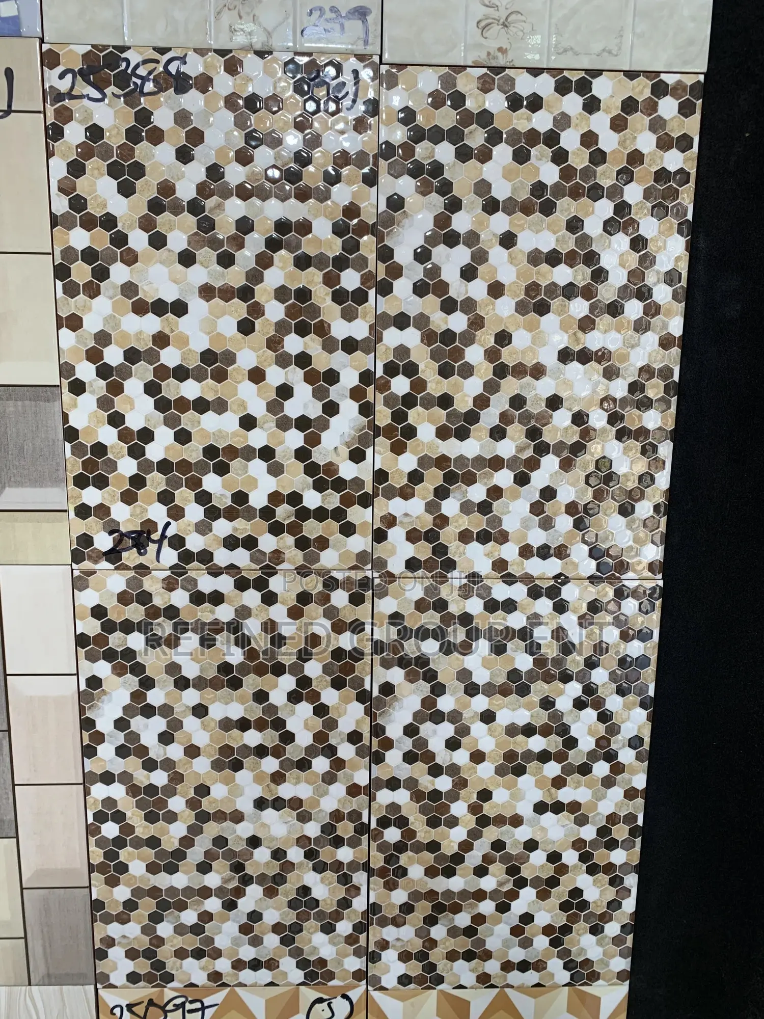 Wall Tiles. 25/40cm