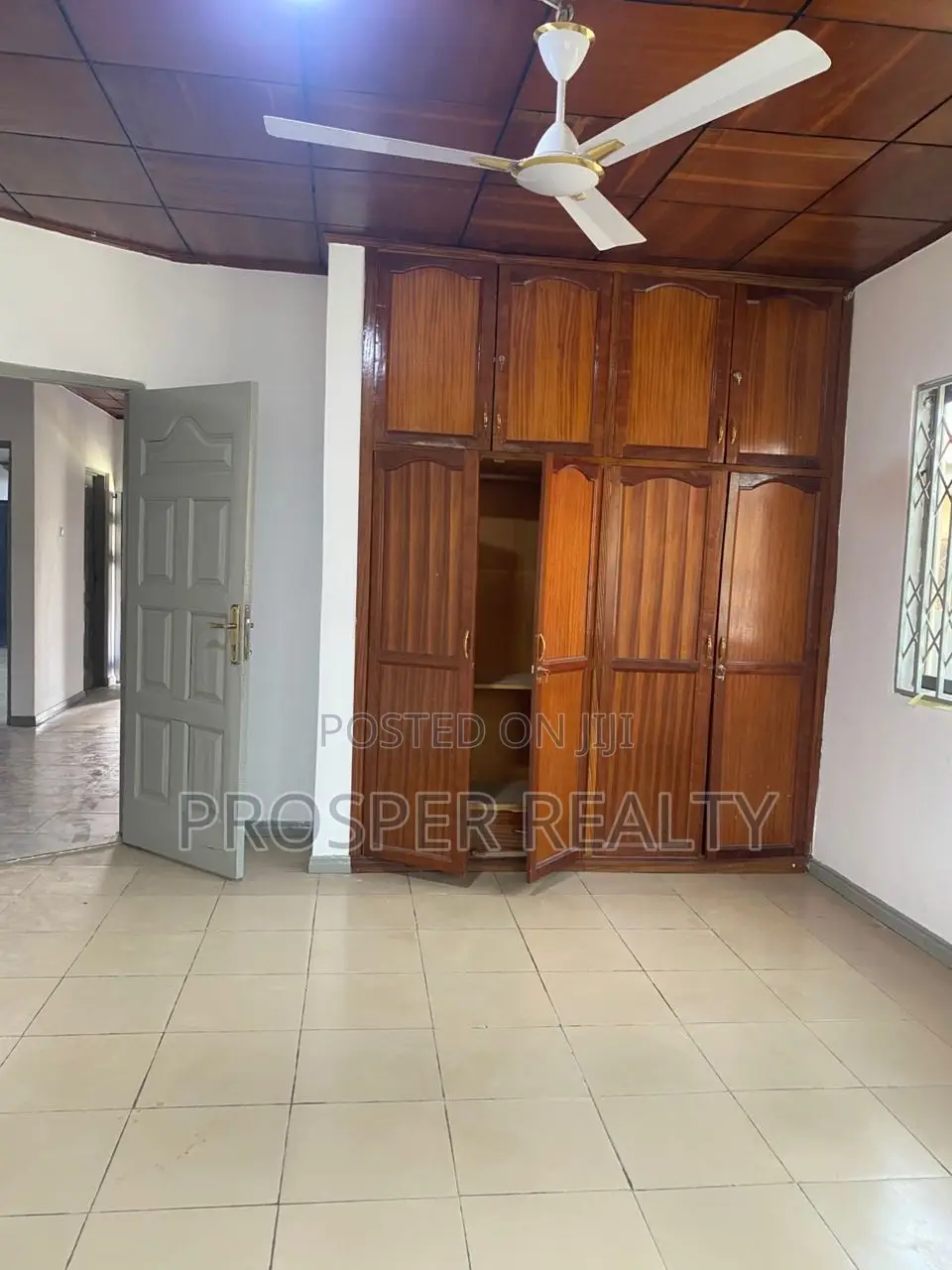 3 Bed House/Office Space