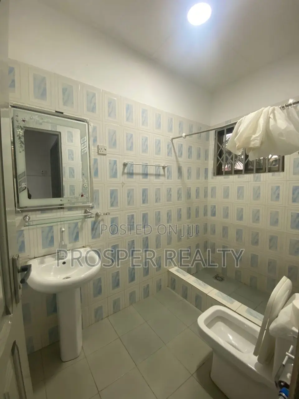 3 Bed House/Office Space