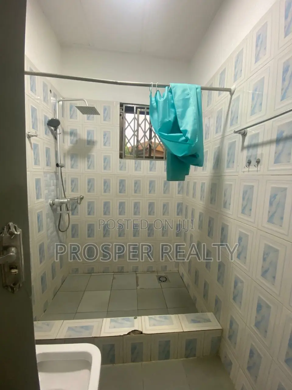 3 Bed House/Office Space