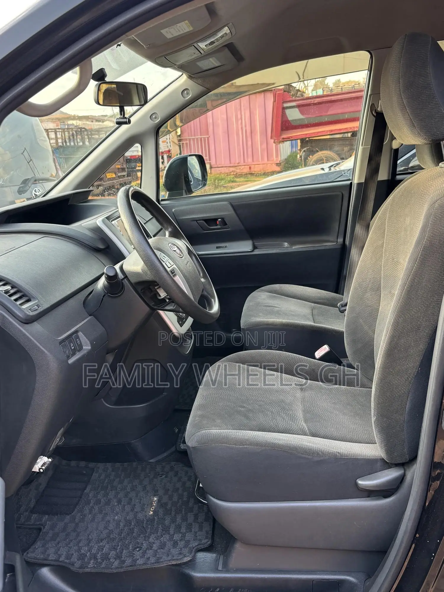 Toyota Voxy 2013 Black