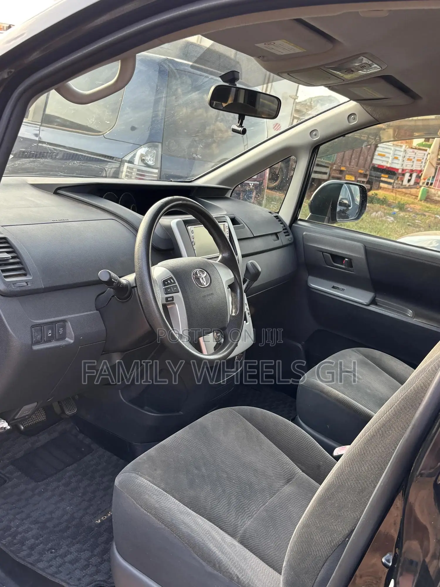 Toyota Voxy 2013 Black